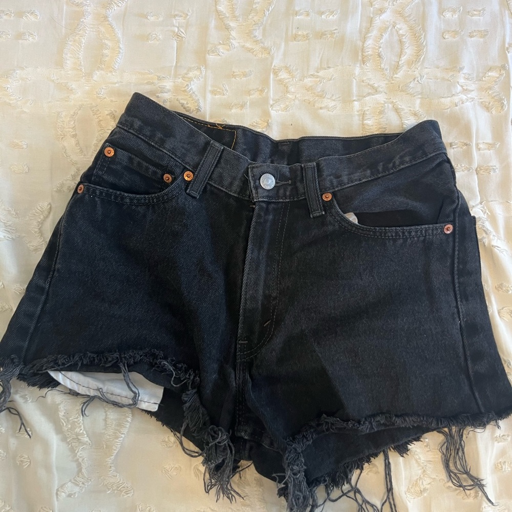 Levis womens 550 distressed shorts